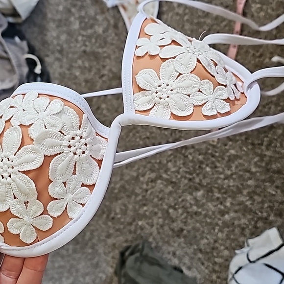 STUNNING NEW LACE/CROCHET TRANSPARENT STRING BIKINI - Picture 7 of 9